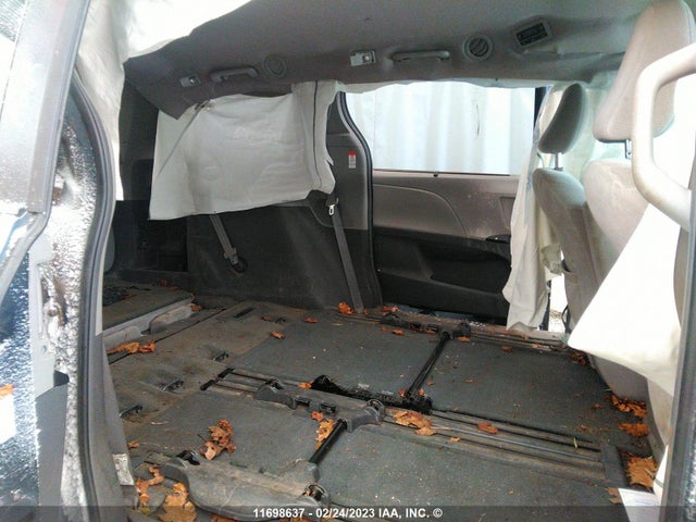 Toyota SIENNA LE 2017 5TDKZ3DCXHS872957 Image 10