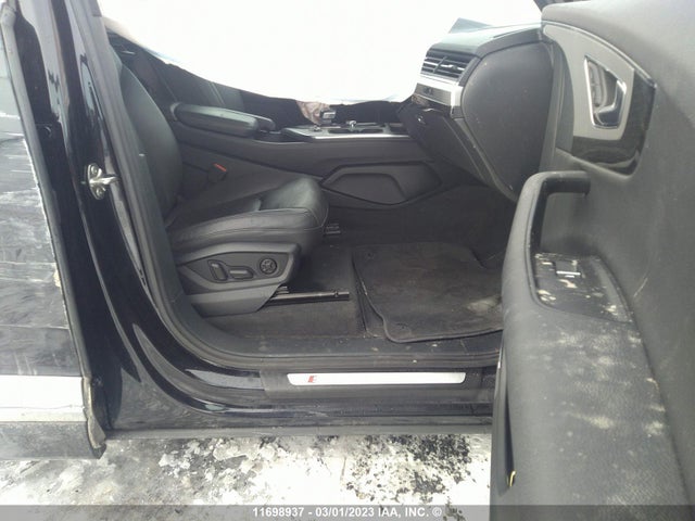 WA1WAAF7XHD007747 Audi Q7 Technik S-line