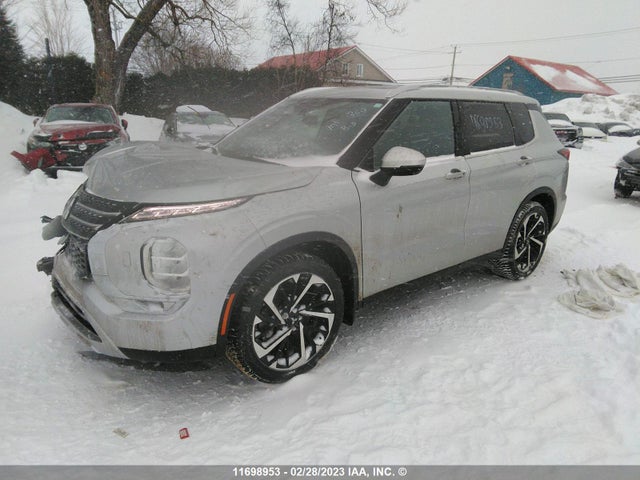 JA4J4UA82NZ614095 Mitsubishi Outlander Se/black Edition