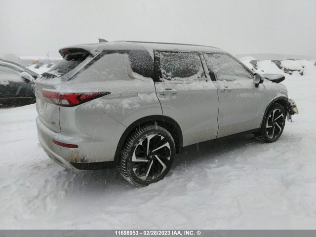 JA4J4UA82NZ614095 Mitsubishi Outlander Se/black Edition