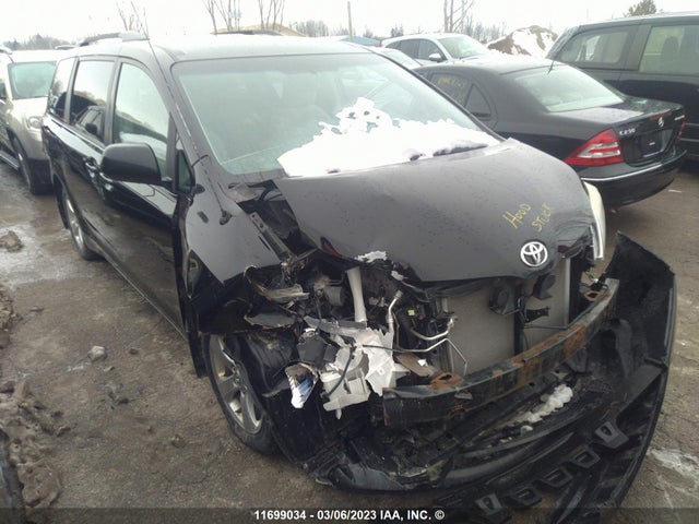 Toyota SIENNA LE 2013 5TDKK3DC9DS318498 zdjęcie główne
