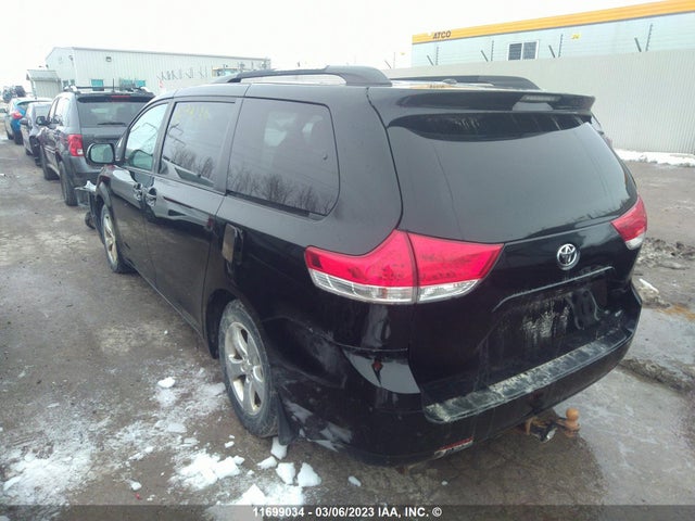 Toyota SIENNA LE 2013 5TDKK3DC9DS318498 Image 4