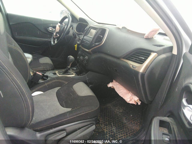 1C4PJMAS8GW290451 Jeep Cherokee Sport