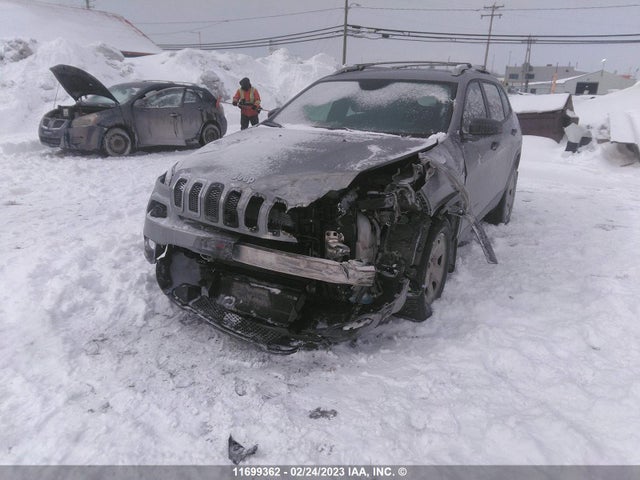 1C4PJMAS8GW290451 Jeep Cherokee Sport