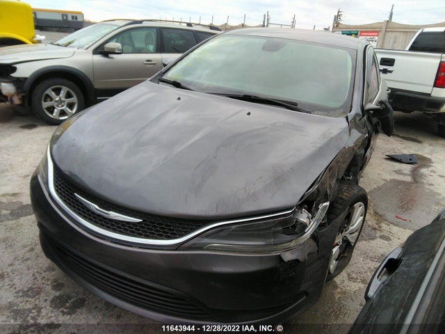 1C3CCCFBXFN645785 Chrysler 200 LX