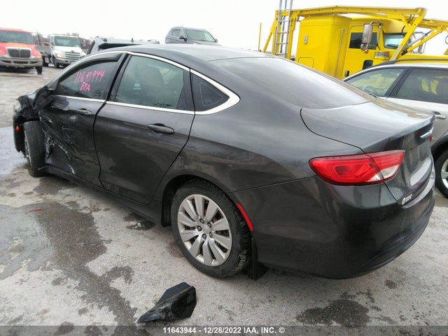 1C3CCCFBXFN645785 Chrysler 200 LX