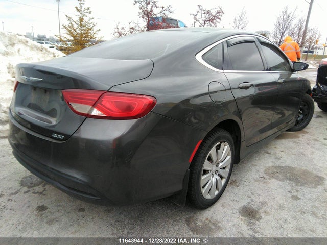 1C3CCCFBXFN645785 Chrysler 200 LX