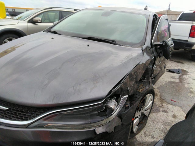 1C3CCCFBXFN645785 Chrysler 200 LX