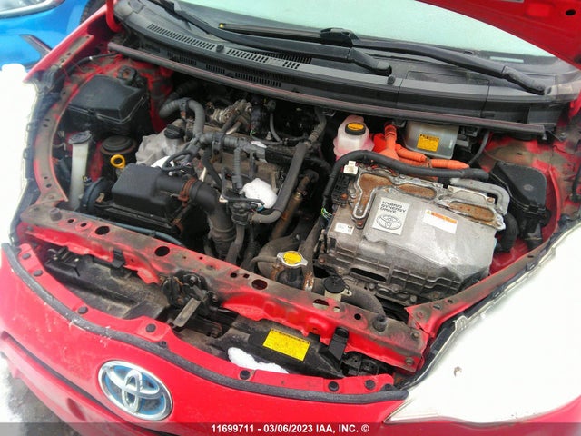 Toyota PRIUS C 2013 JTDKDTB34D1050017 Image 11
