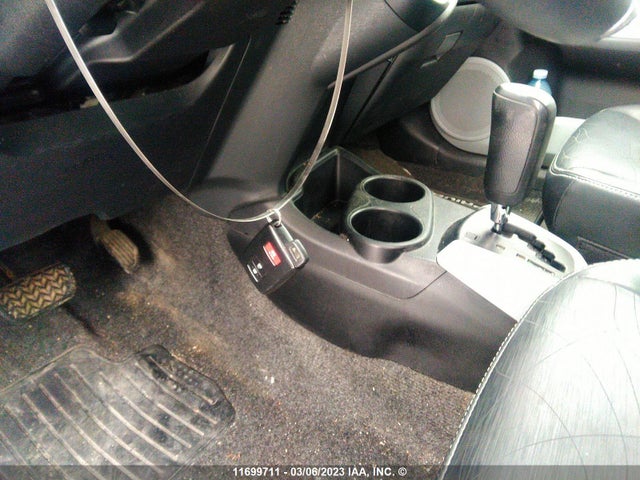 Toyota PRIUS C 2013 JTDKDTB34D1050017 Image 3