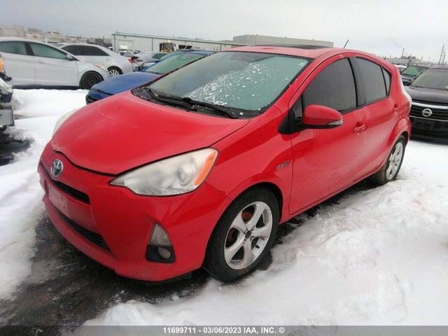 Toyota PRIUS C 2013 JTDKDTB34D1050017 Image 2