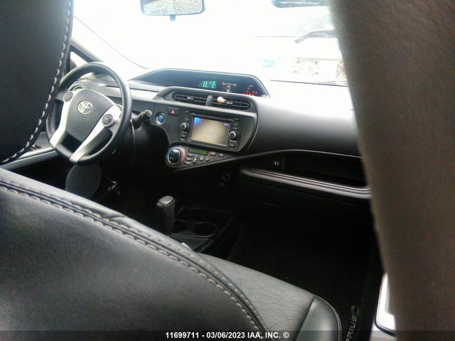 Toyota PRIUS C 2013 JTDKDTB34D1050017 Image 6