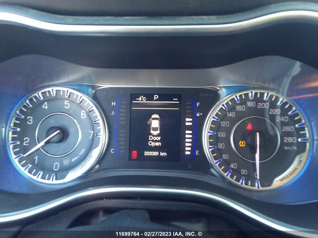 Chrysler 200 LX 2015 1C3CCCFB7FN549757 Image 8