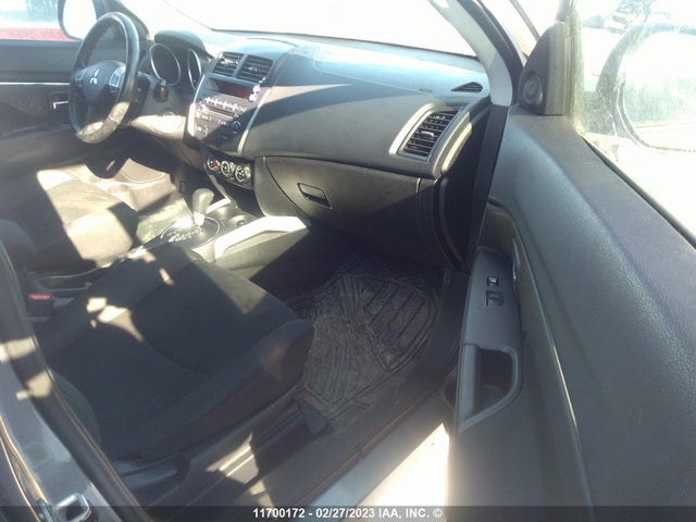 4A4AJ3AU5DE606545 Mitsubishi RVR SE