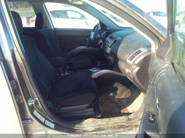 JA4AT2AW3BU609003 Mitsubishi Outlander Es