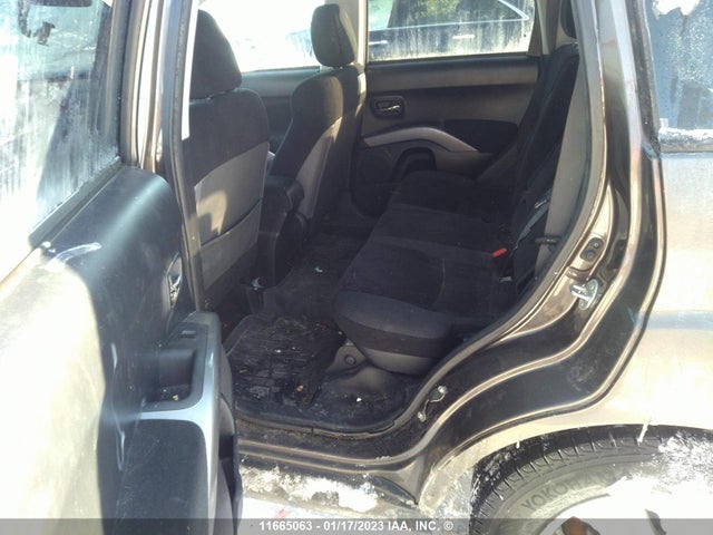 JA4AT2AW3BU609003 Mitsubishi Outlander Es