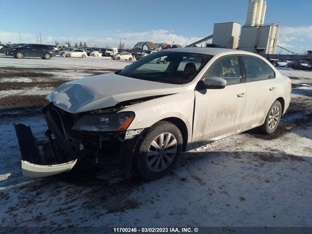 Volkswagen PASSAT S 2013 1VWAH7A32DC026020 Image 2