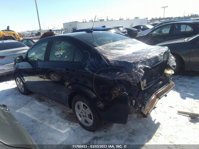 Chevrolet SONIC LS 2015 1G1JA5SH2F4108082 Image 3