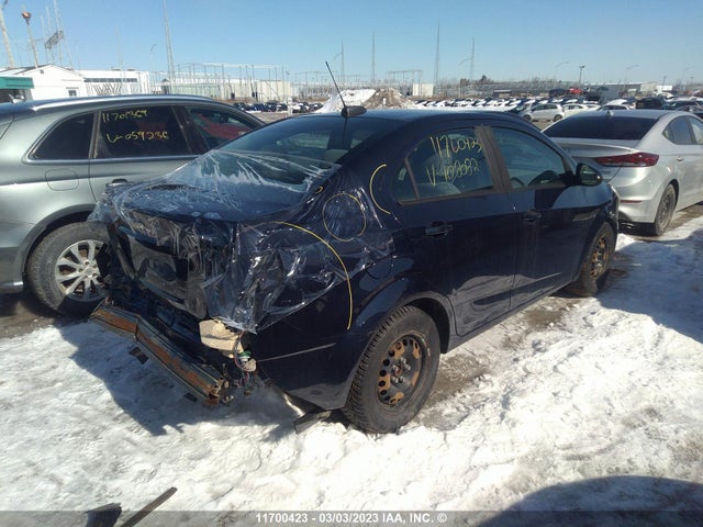 Chevrolet SONIC LS 2015 1G1JA5SH2F4108082 Image 4