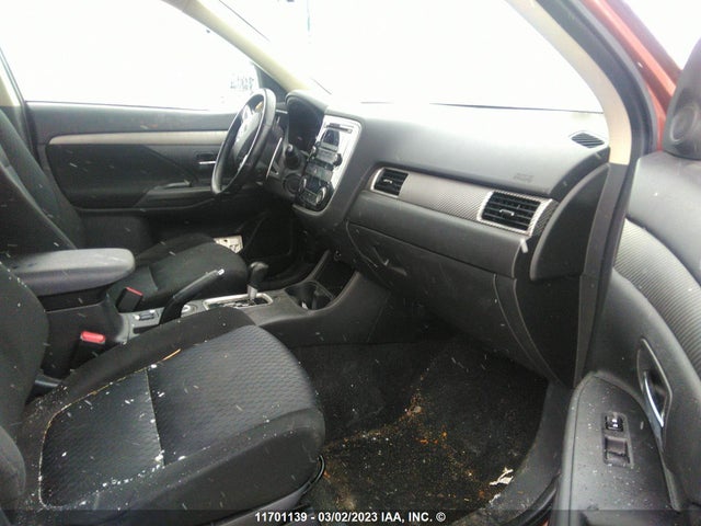 JA4JZ3AX5EZ606866 Mitsubishi Outlander Se
