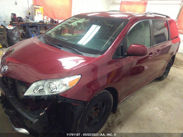 Toyota SIENNA LE 2015 5TDKK3DC7FS685595 Image 2