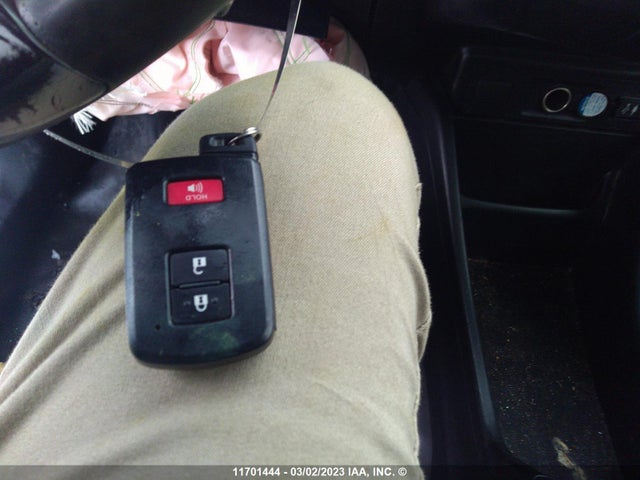 Toyota PRIUS V 2017 JTDZN3EU5HJ061565 Image 3