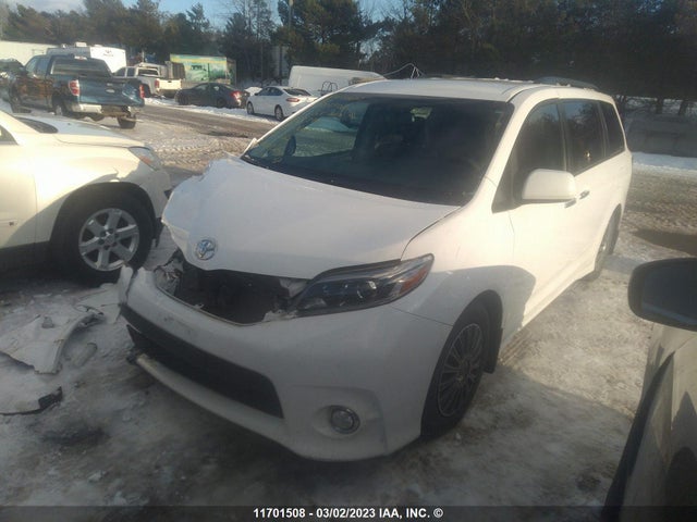 Toyota SIENNA SE 2017 5TDXZ3DC2HS878516 Image 2