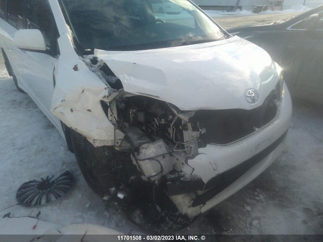 Toyota SIENNA SE 2017 5TDXZ3DC2HS878516 Image 8
