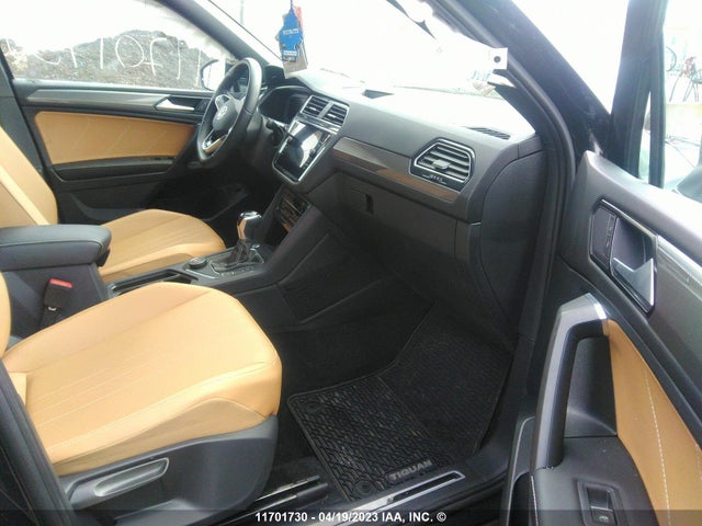 3VV8B7AX1NM098995 Volkswagen Tiguan Se R-line Black
