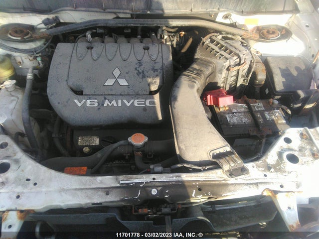 JA4JT5AX3BU608623 Mitsubishi OUTLANDER GT
