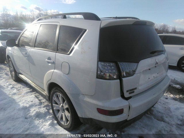 JA4JT5AX3BU608623 Mitsubishi OUTLANDER GT