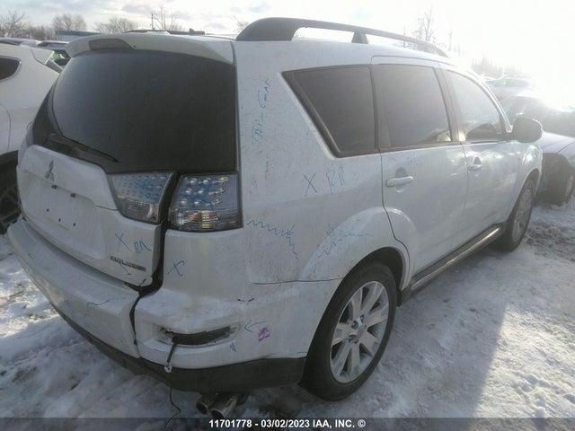 JA4JT5AX3BU608623 Mitsubishi OUTLANDER GT