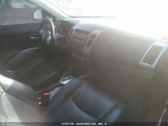 JA4JT5AX3BU608623 Mitsubishi OUTLANDER GT
