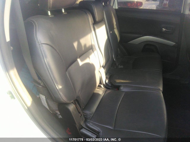 JA4JT5AX3BU608623 Mitsubishi OUTLANDER GT