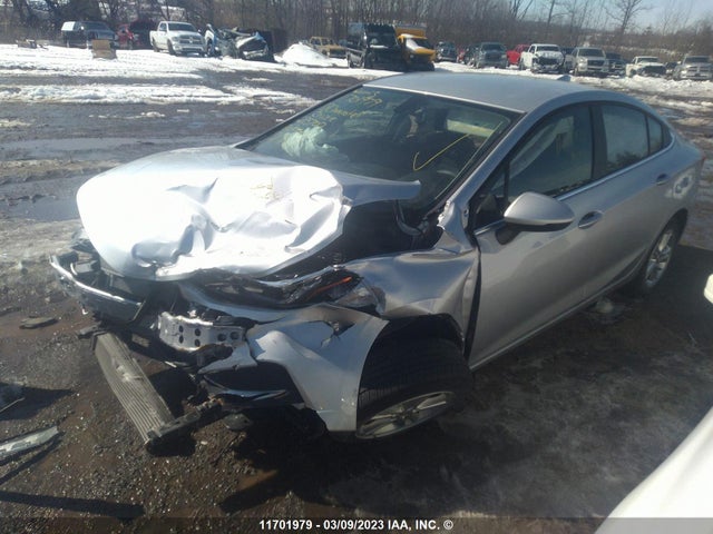 Chevrolet CRUZE LT 2018 1G1BE5SM5J7235700 Image 2