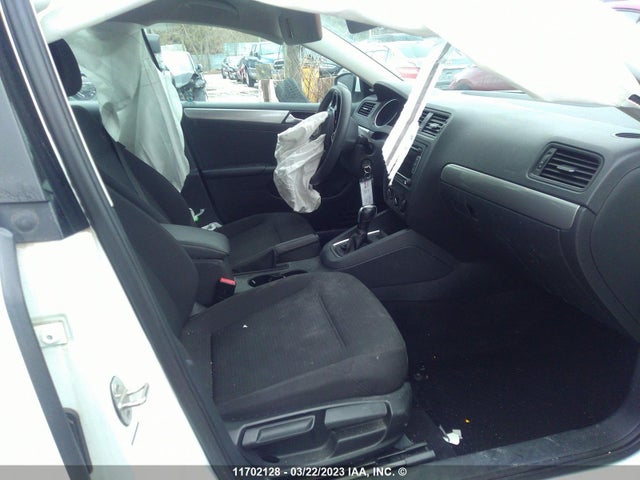 3VW2K7AJ3FM404948 Volkswagen JETTA S