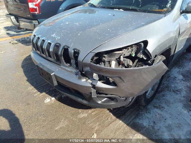 1C4PJLCS8EW321539 Jeep Cherokee Latitude