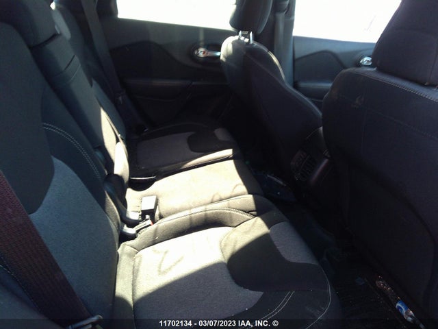 1C4PJLCS8EW321539 Jeep Cherokee Latitude