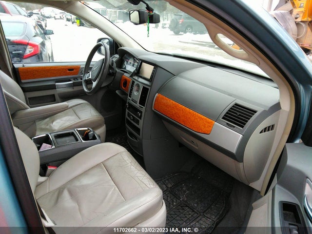 2A4RR6DX4AR278117 Chrysler Town & Country Limited