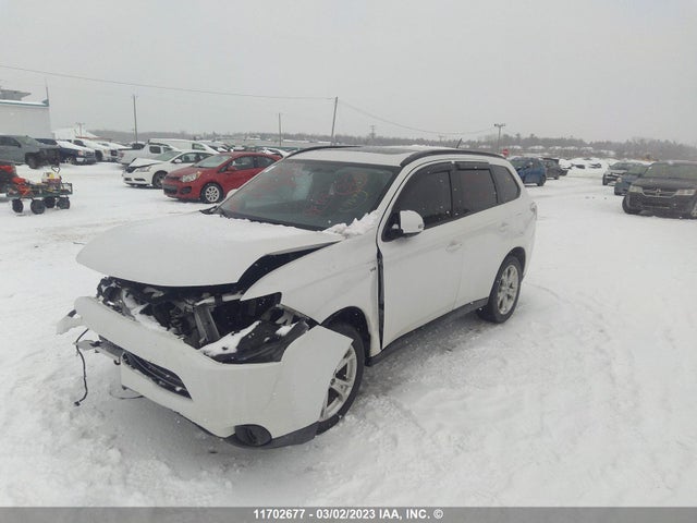 JA4JZ3AX2EZ600586 Mitsubishi Outlander Se