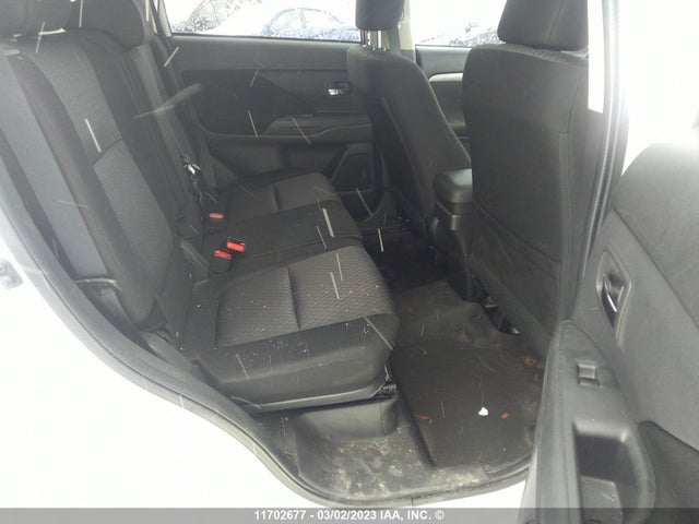 JA4JZ3AX2EZ600586 Mitsubishi Outlander Se