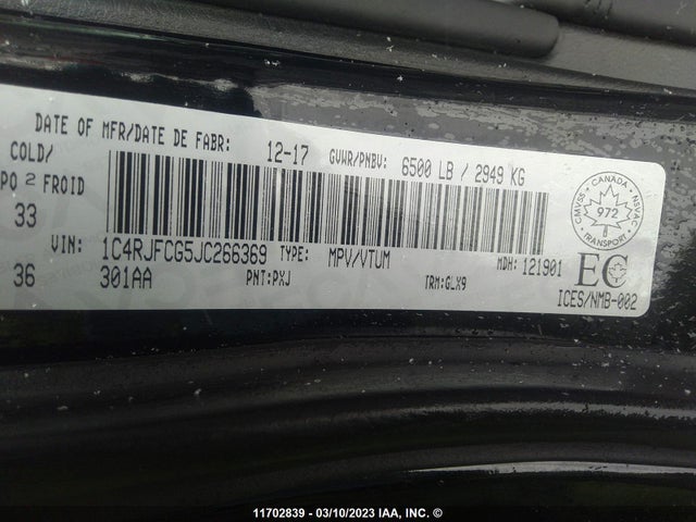 1C4RJFCG5JC266369 Jeep Grand Cherokee Overland