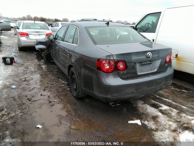 3VWRJ8AJ0AM035479 Volkswagen Jetta Wolfsburg