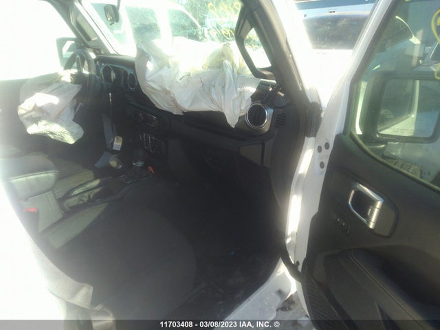 1C4HJXEN3MW547893 Jeep Wrangler Unlimited Sahara