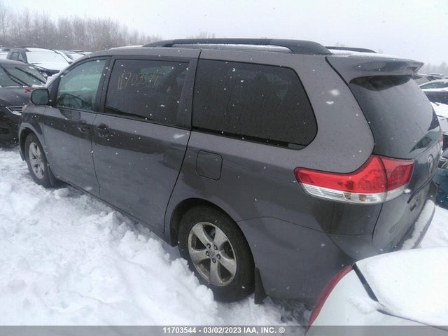 Toyota SIENNA 2011 5TDZK3DC7BS148007 Image 4
