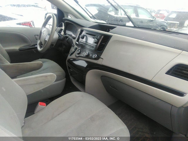 Toyota SIENNA 2011 5TDZK3DC7BS148007 Image 6