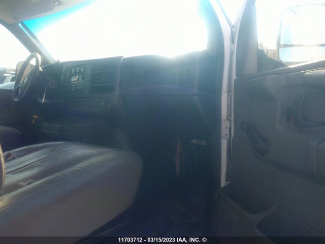 Chevrolet Express G2500 2014 1GCWGFBA5E1159628 Image 5