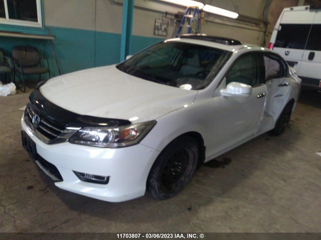 Honda Accord Touring 2013 1HGCR3F95DA802541 Image 2