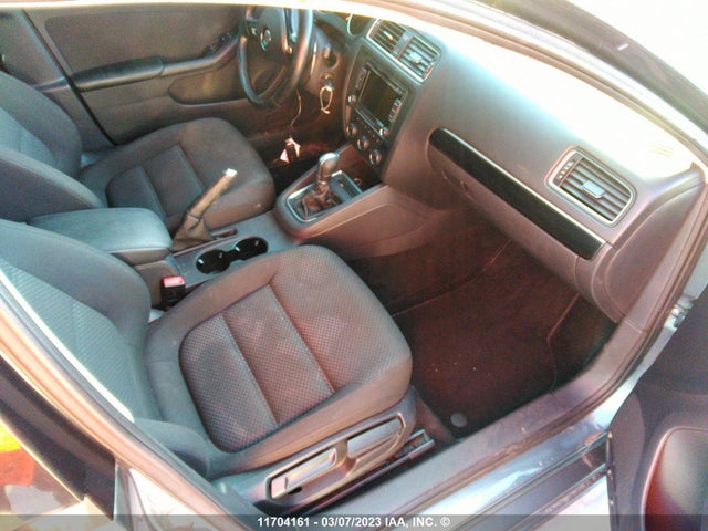 3VWD07AJ9FM297600 Volkswagen JETTA SE