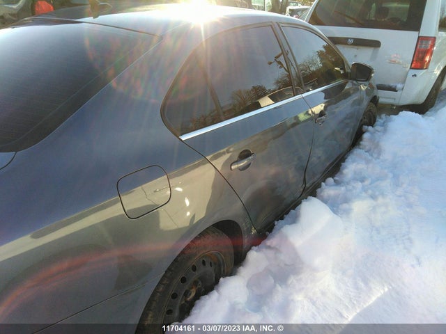 3VWD07AJ9FM297600 Volkswagen JETTA SE
